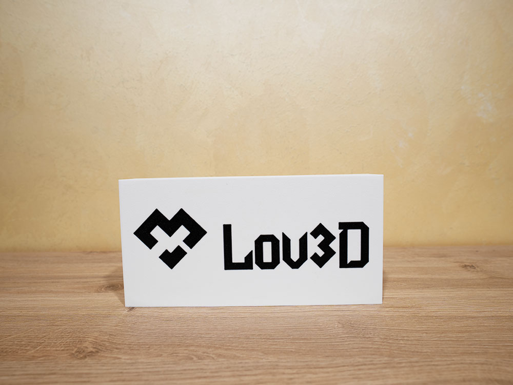 Lov3d logo su supporto